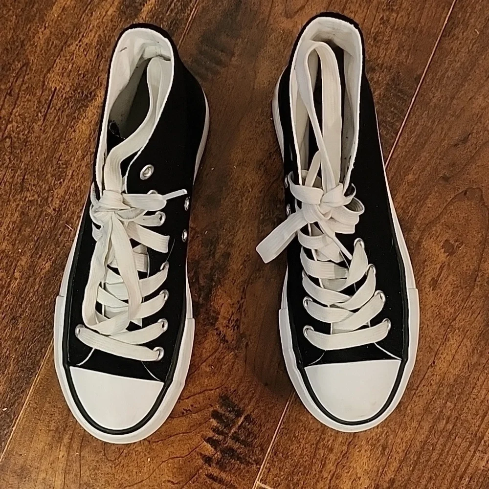 SZ 5 Black Platform High-Tops